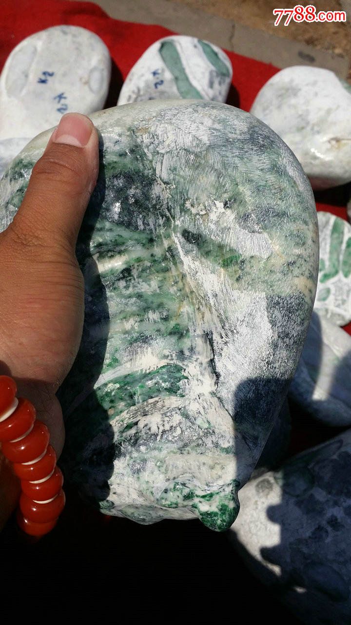 翡翠原石2超过两公斤了明料价格2000