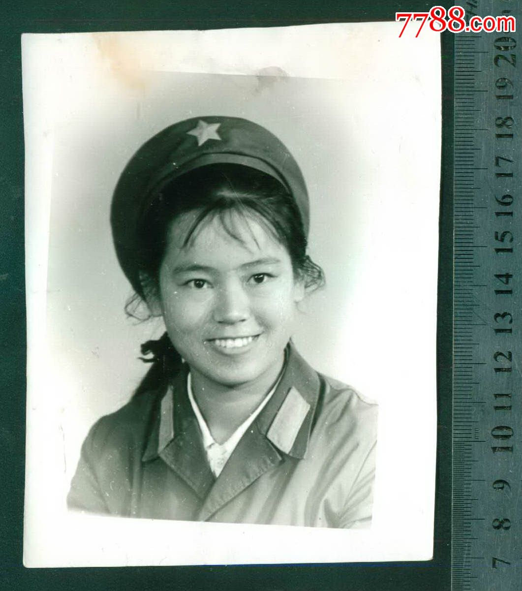 漂亮女兵,大尺寸照片10.5厘米*14厘米