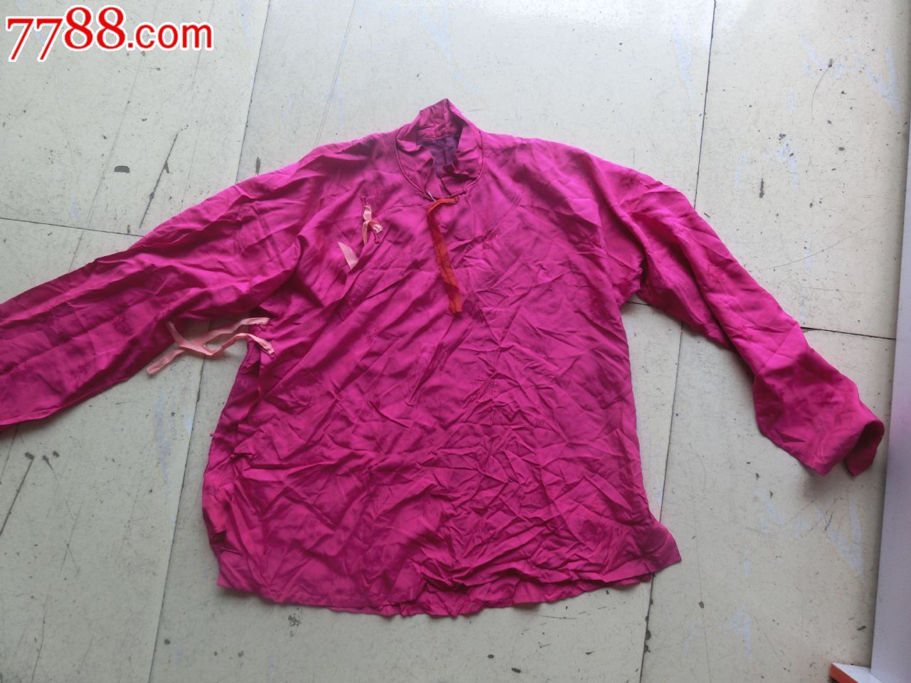 清末民初少女出嫁内衣完好近乎透明情趣收藏刺绣绣品绸缎包老