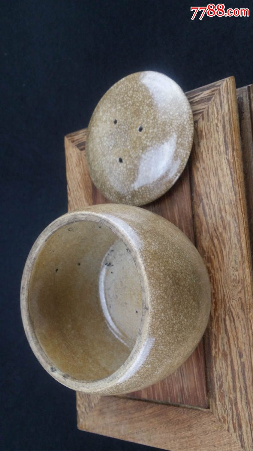 乡下收来的黄釉{蛐蛐罐}老瓷罐