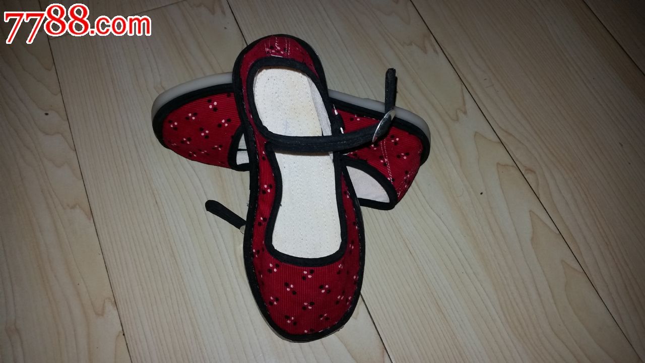 漂亮女童白塑料底布鞋