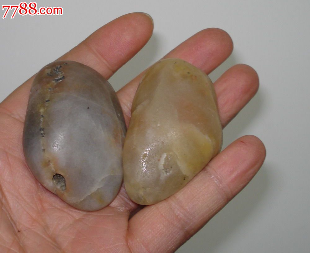 三块像玉质地海滩浪冲石(a1859)