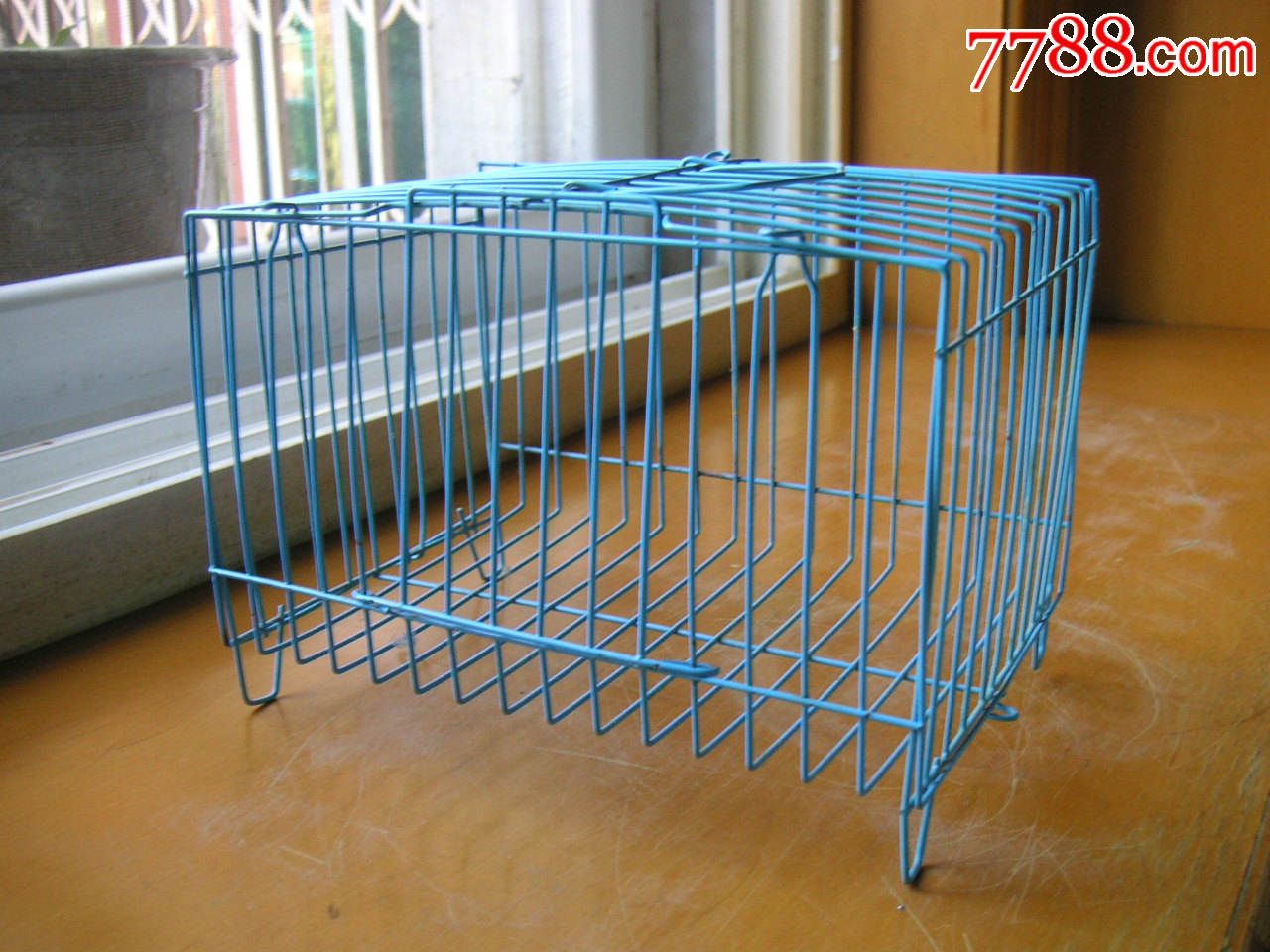 铁丝编小笼子,有小门,适合仓鼠或其他小动物用