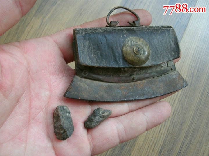 老火镰.带火石两个