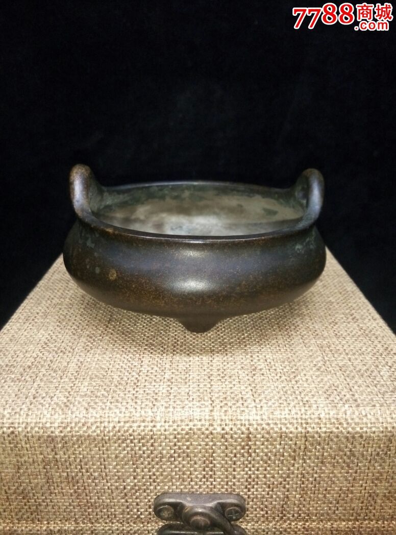家藏珍宝款铜香炉