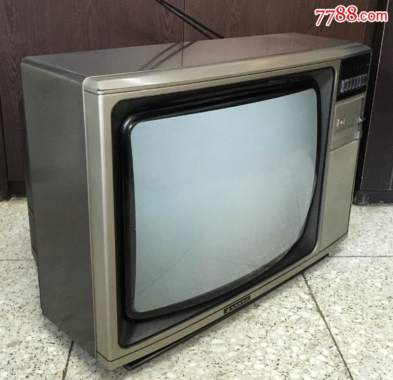 老电视机收藏影视道具18寸三洋牌老式电视机按键式电视机