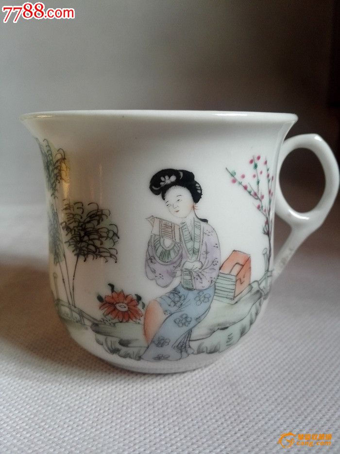 民国名家罗子文作浅绛彩可人如玉纹杯