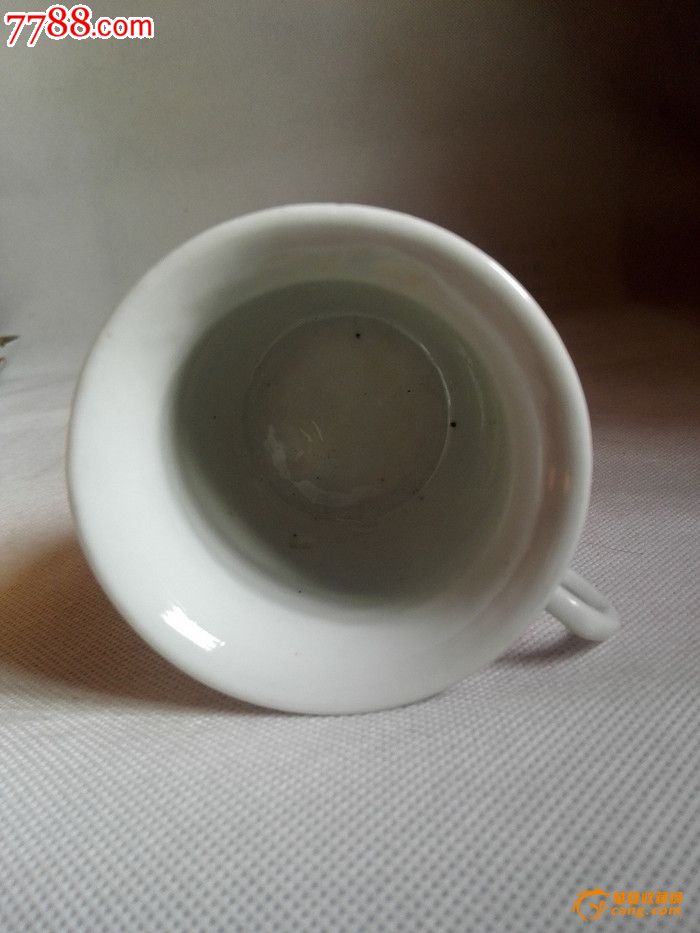 民国名家罗子文作浅绛彩可人如玉纹杯