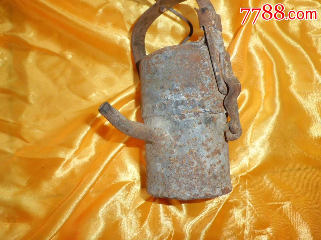 早期矿山用的火石灯