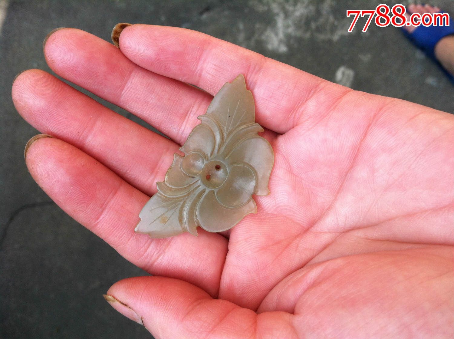 清代和田玉雕蝴蝶