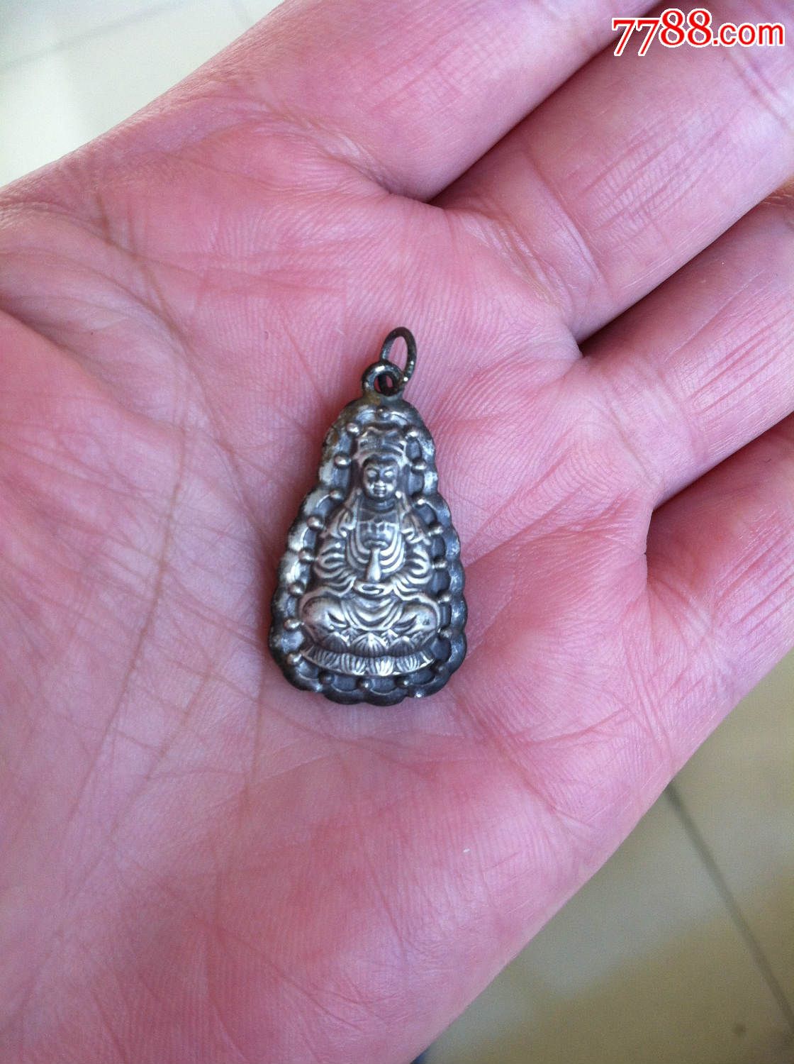 一件老银观音吊坠