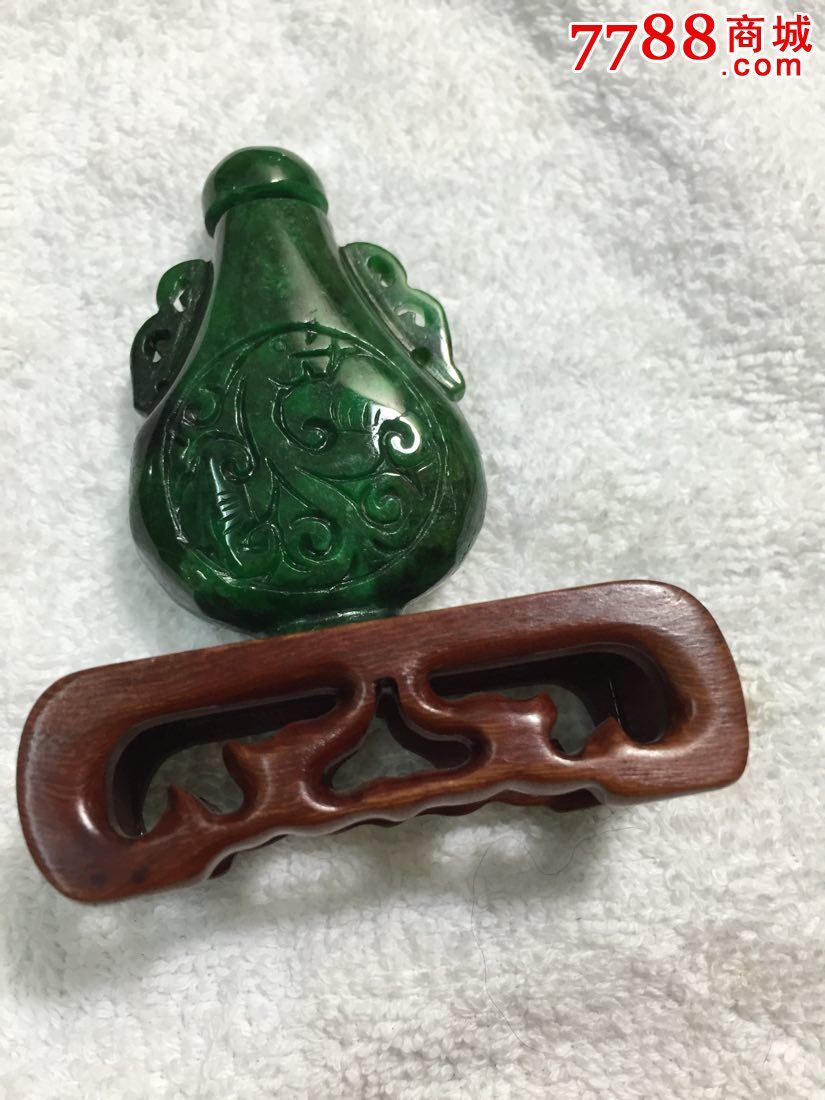 干青翡翠鼻烟壶摆件