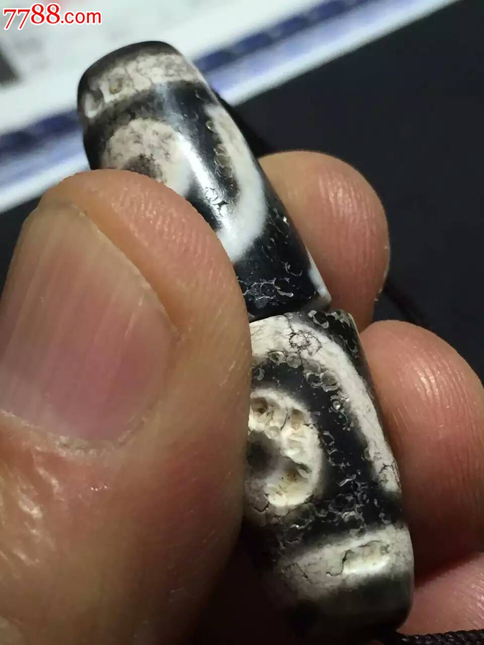 可惜的千年藏传三眼天珠