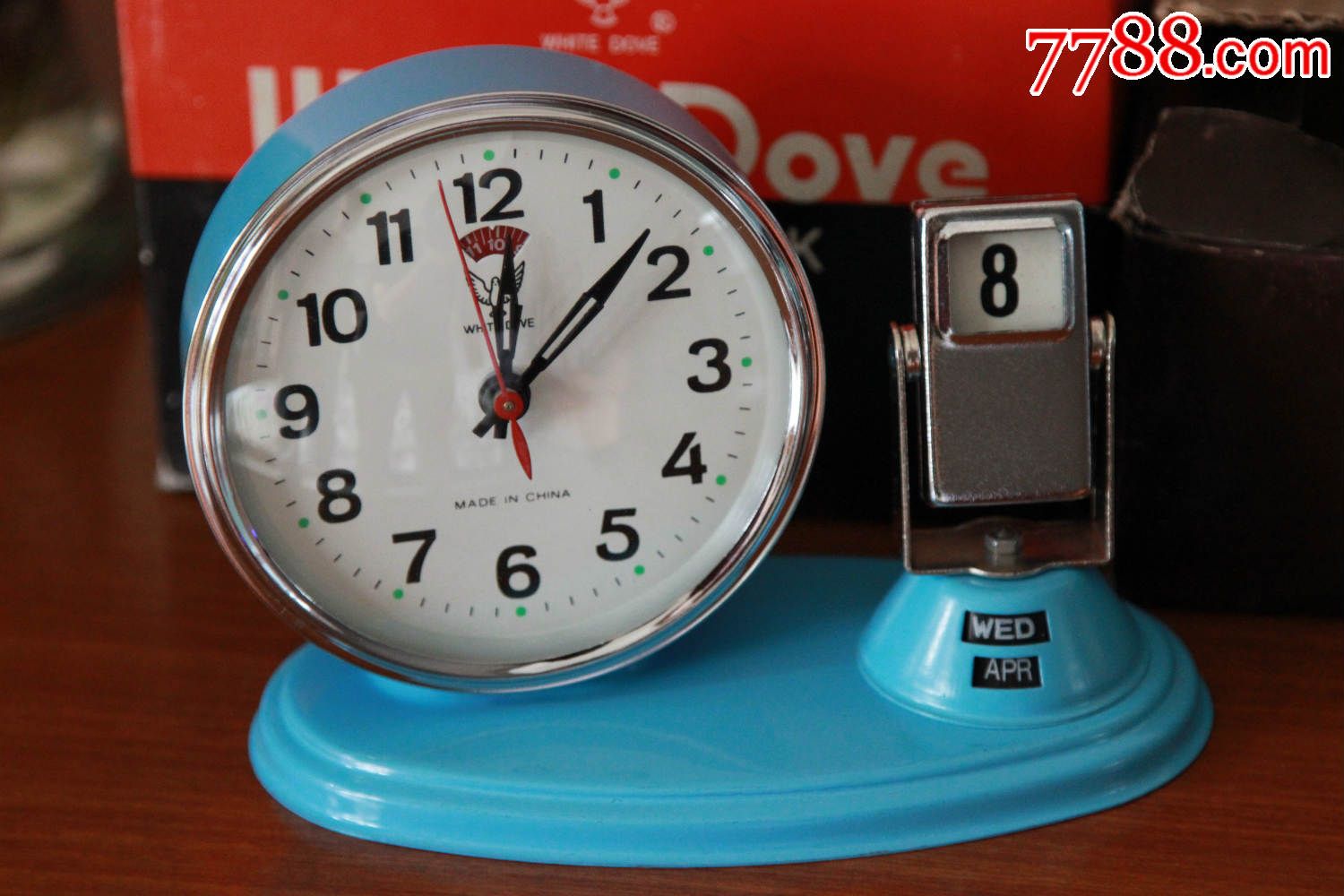 全新库存白鸽牌闹钟