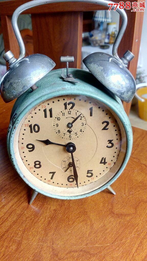 金鸡牌老闹钟
