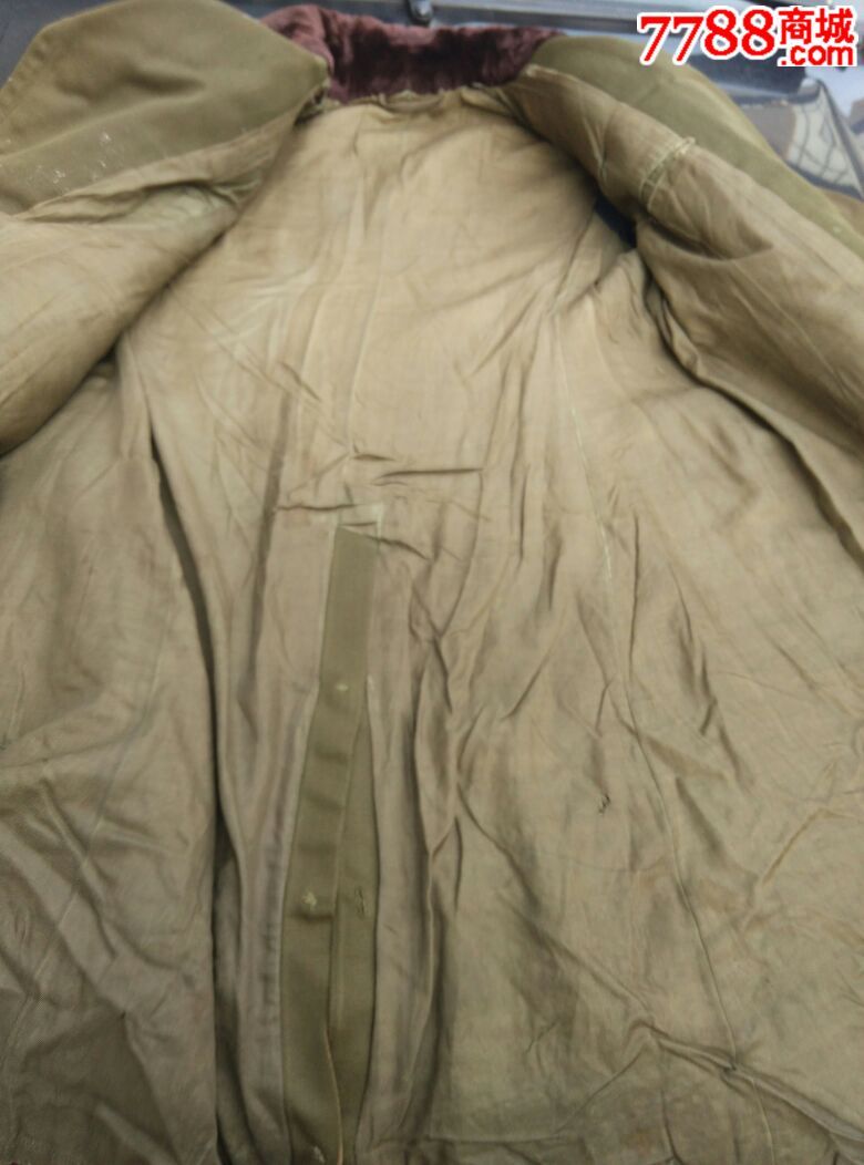 老式将军尼校毕大衣