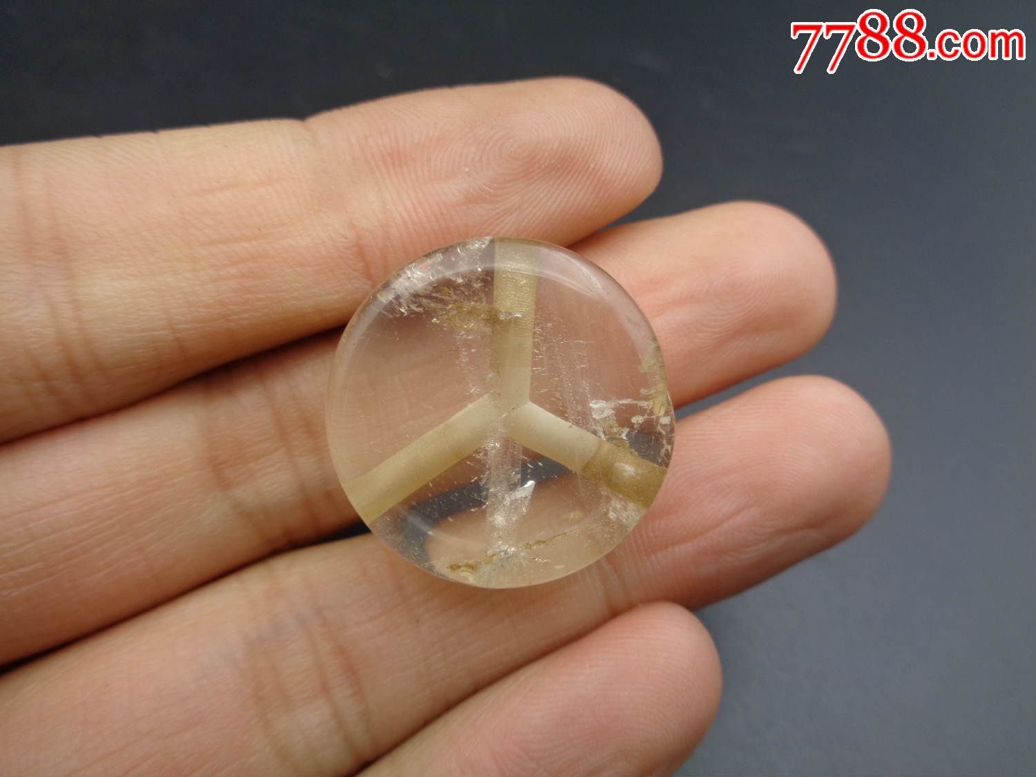 出土的高古三通水晶壁