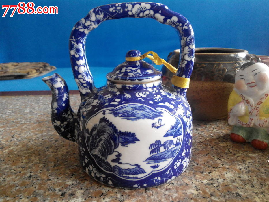 景德镇老青花提梁壶