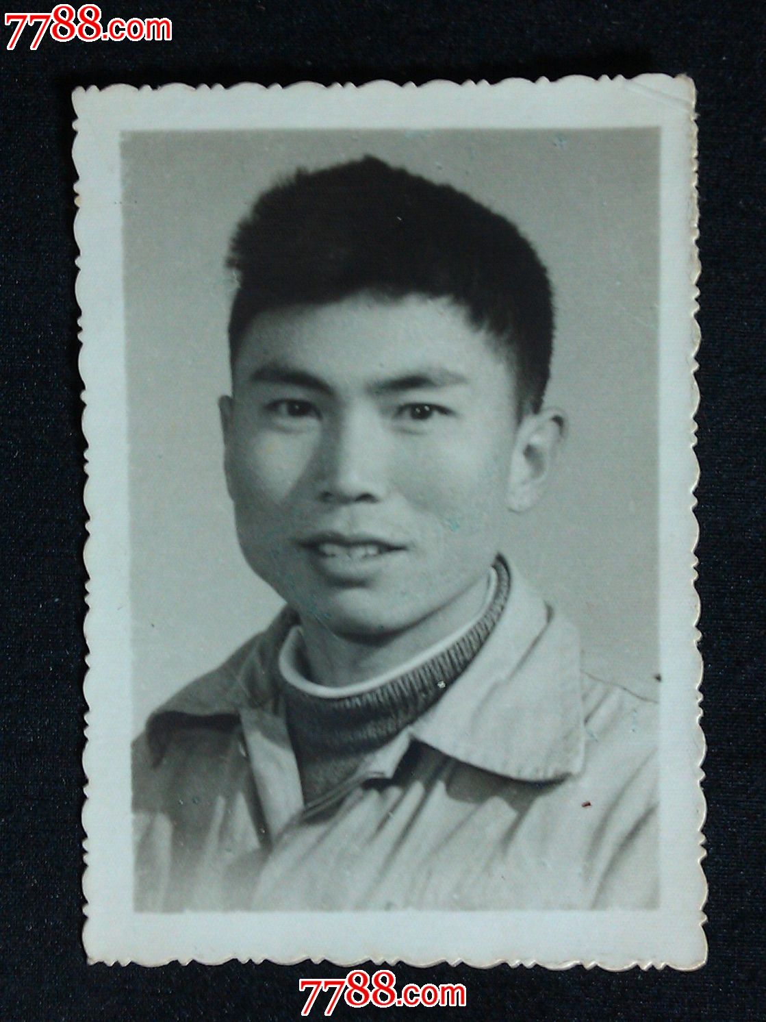 文革老照片:工人老大哥标准像【尺寸8.0x6.0公分】!