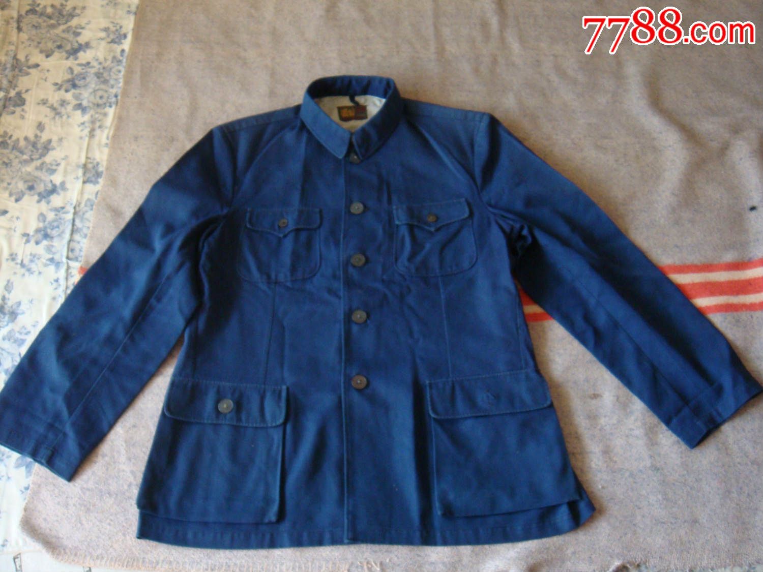 蓝色涤纶中山装