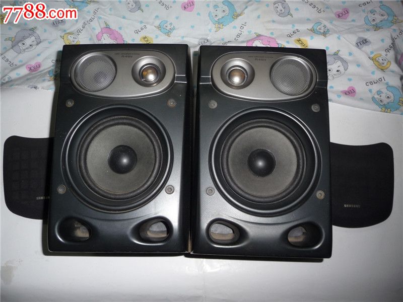 三星音箱一对(高31.5cmx宽20cmx深24)
