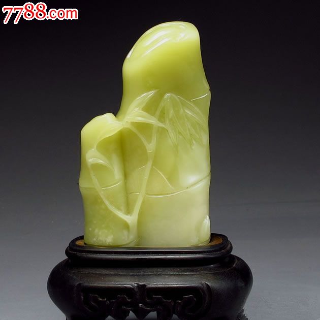 珍藏精品纯正寿山石艾叶绿摆件