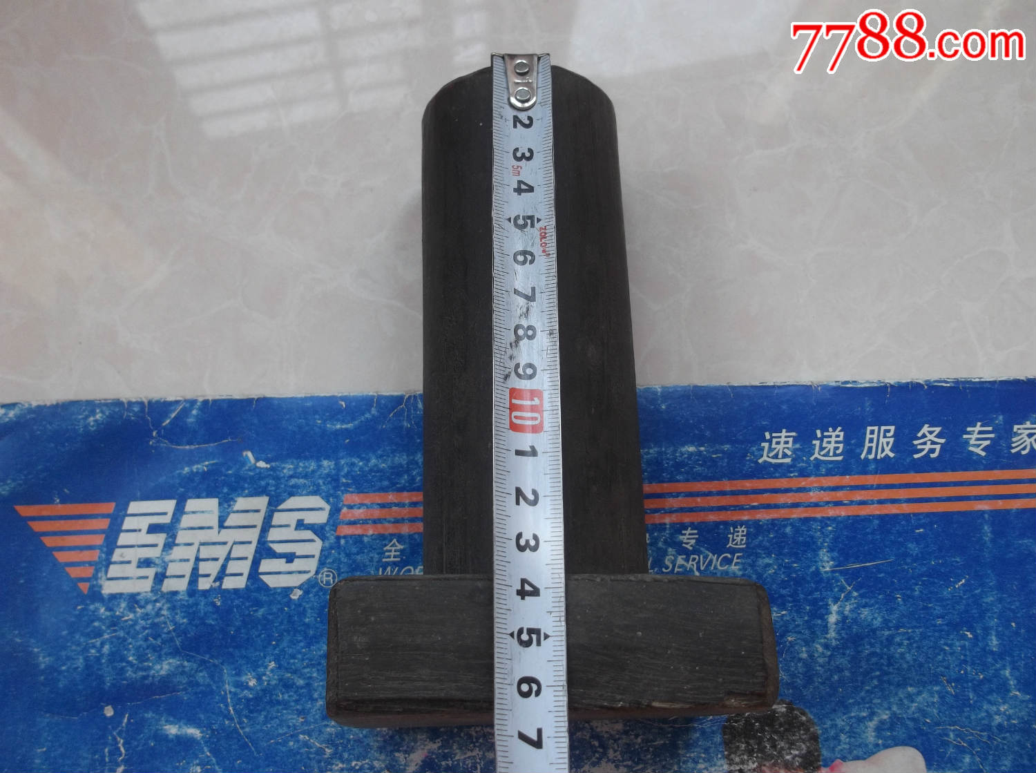 一个老的竹制香篓子签筒?