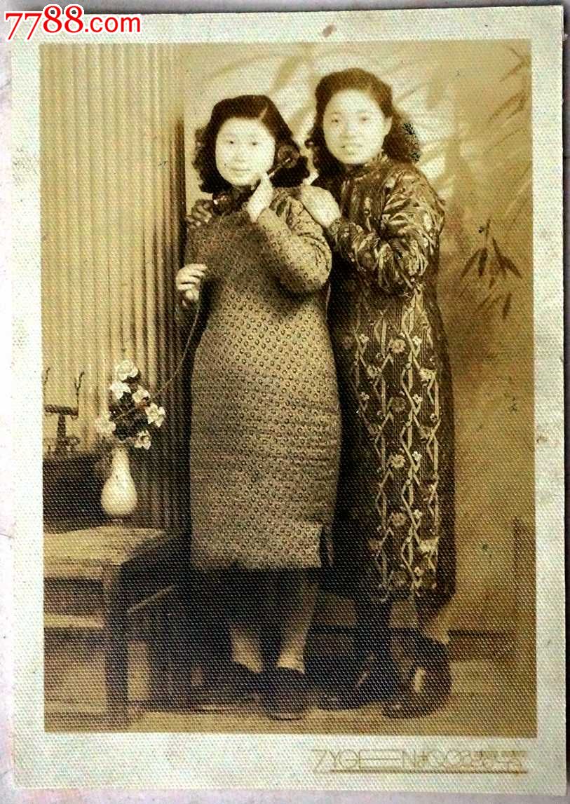 民国打电话的美女照