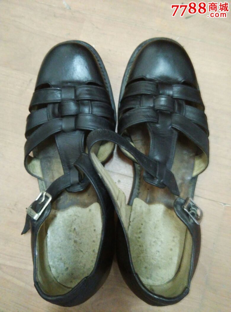麦穗皮趟底老三条凉鞋41码
