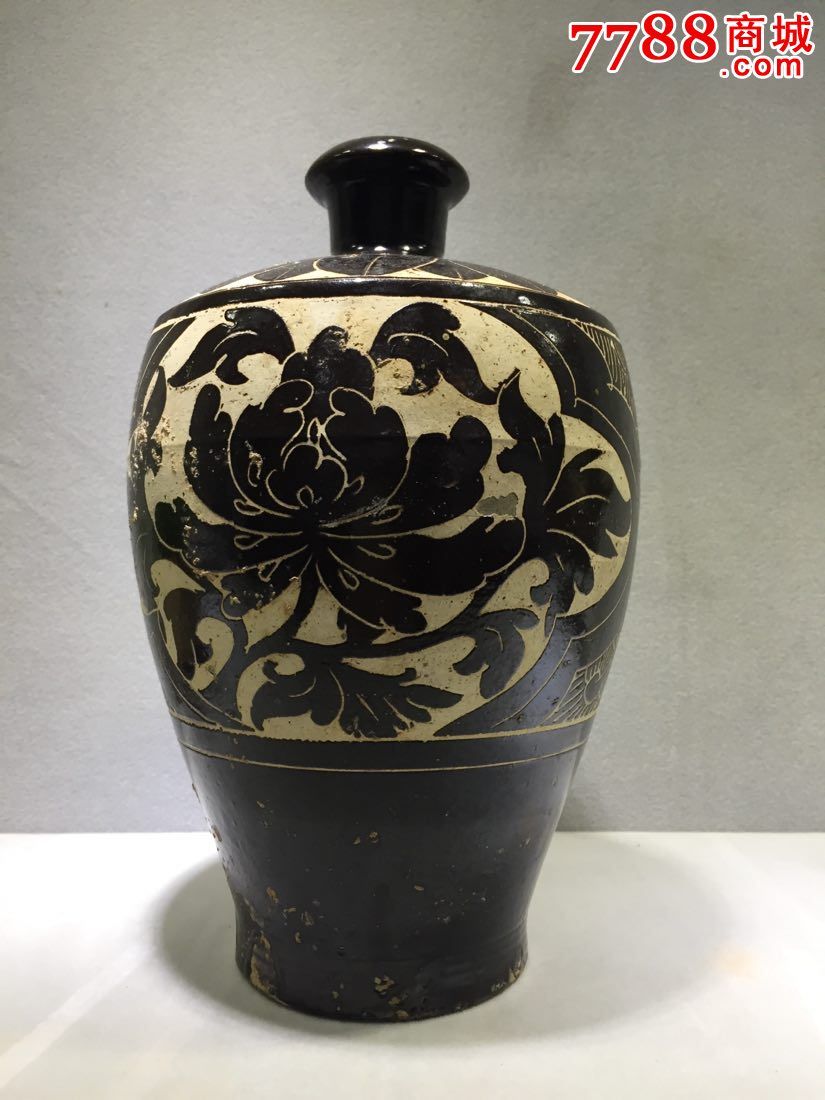 磁州窑黑釉刻花瓶