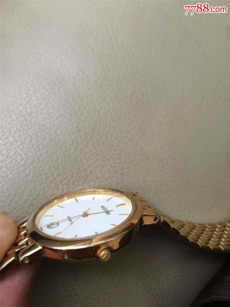 镀真金,绿芯雅阁石英表_手表/腕表_第3张_7788校徽收藏