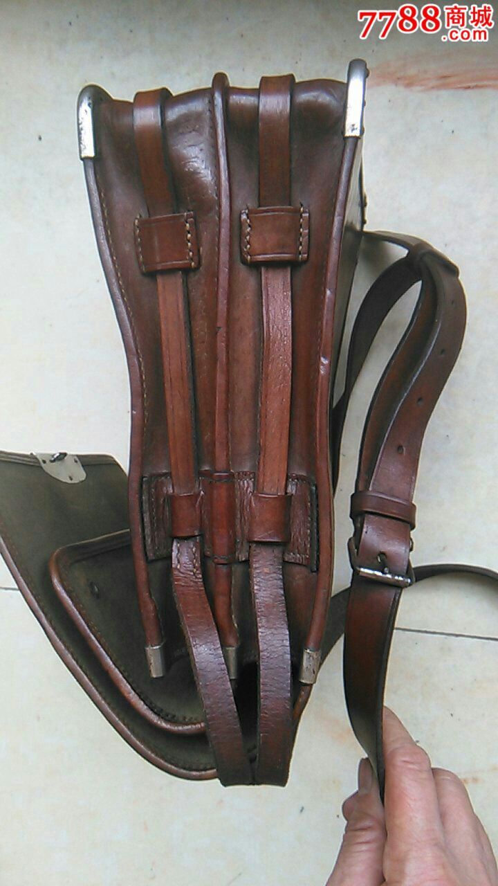五o式军官用文件皮背包