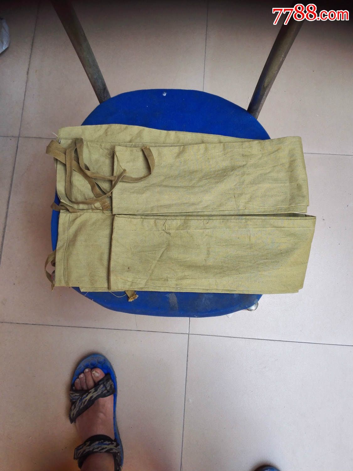 两条土黄色干粮袋(全新)