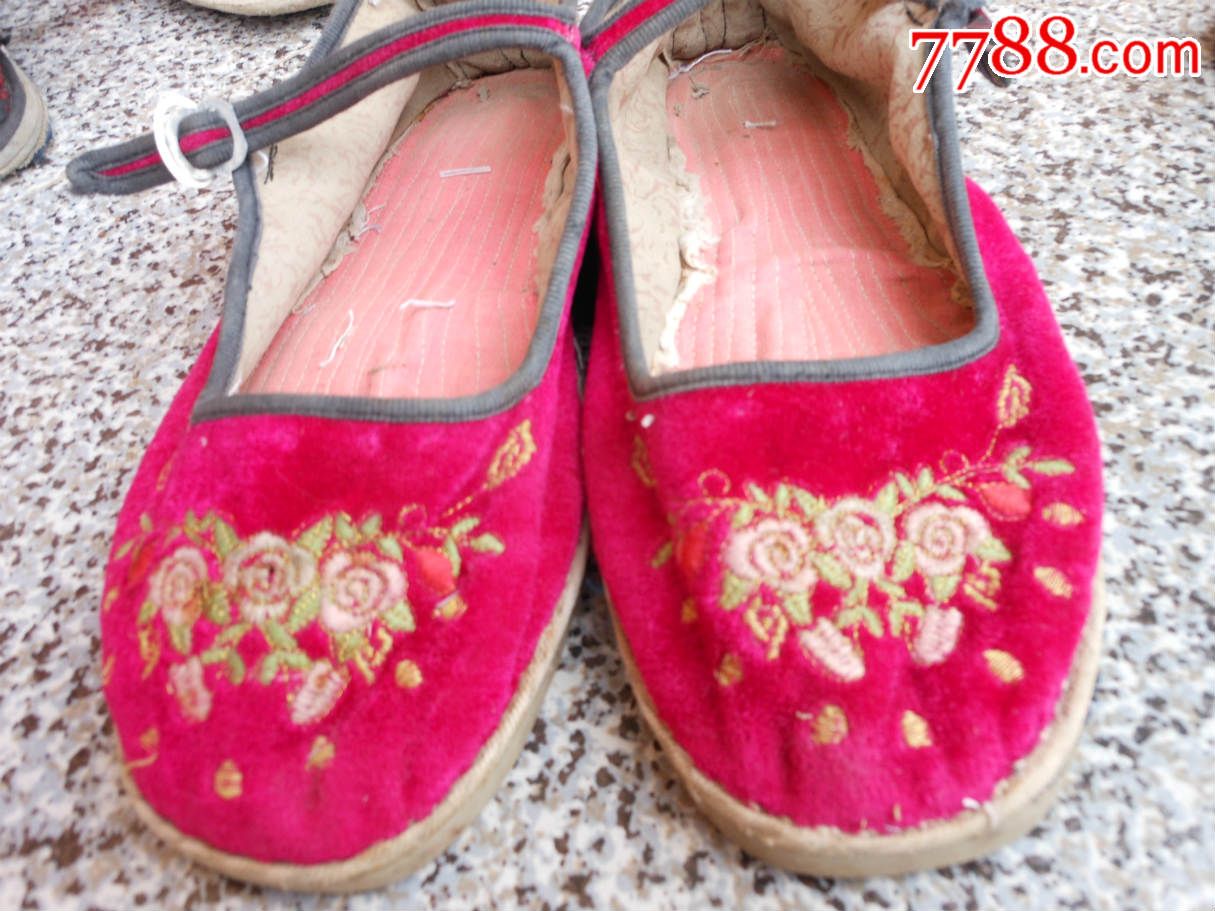 鞋文化旧鞋女布鞋;女士一带鞋纯手工制做白塑料底红色平绒面有绣花38