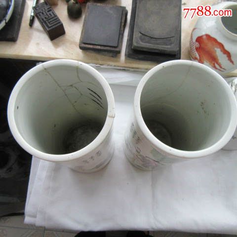 民国名家冯生祥美色清华侍女帽筒一对