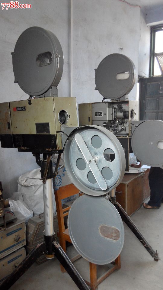 35毫米活动式电影放映机(议价)