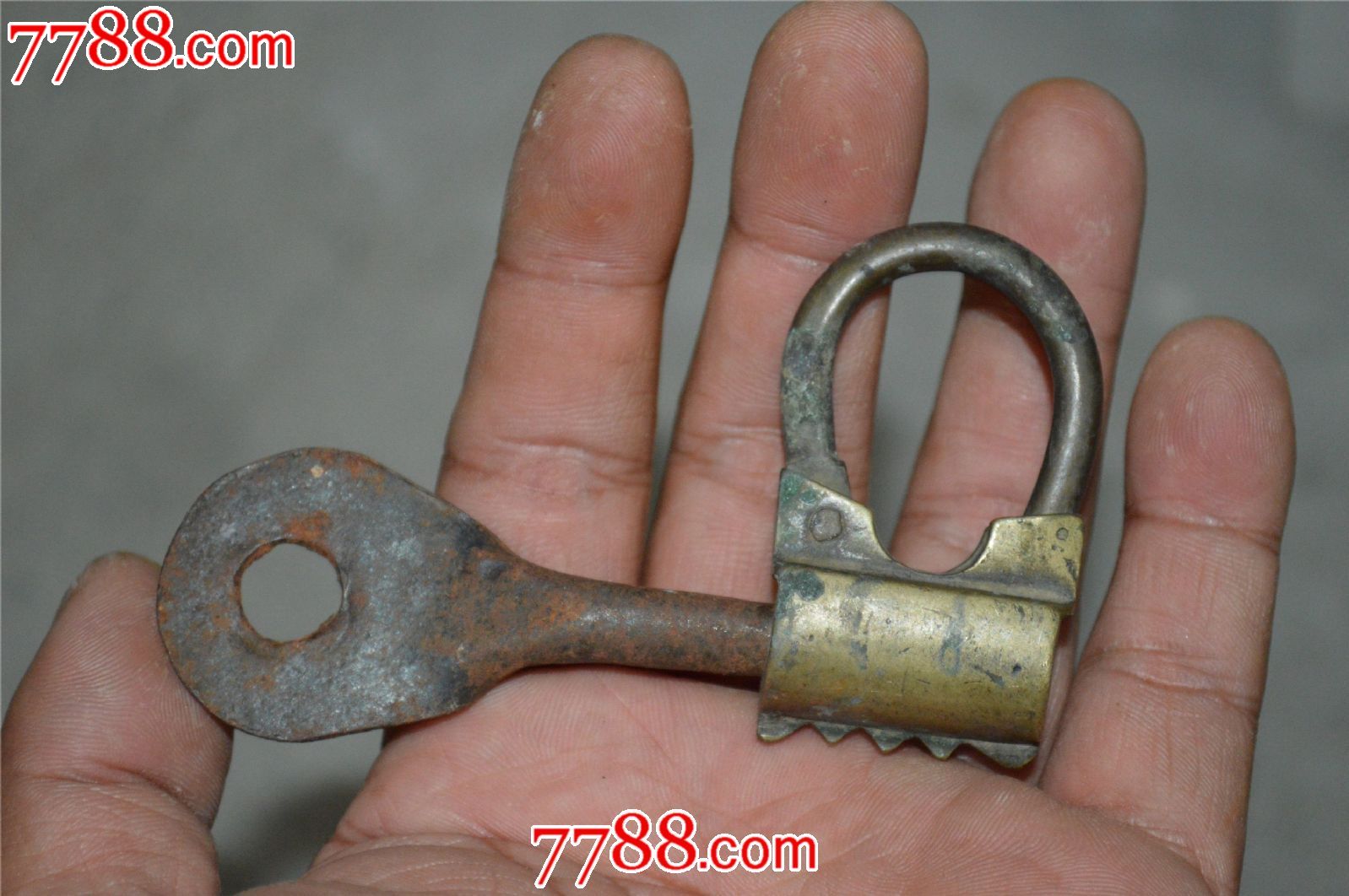 一个铜手铐锁1193