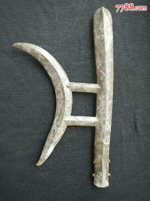 一对锡质仪仗大月牙戟