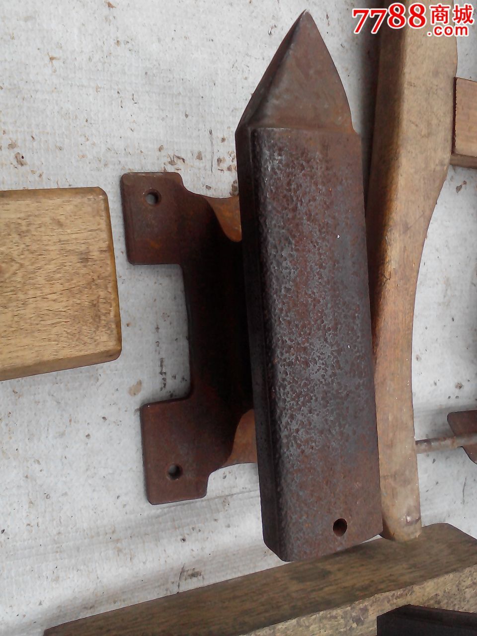 轨道车辆抗侧滚扭杆轴表面裂纹研究