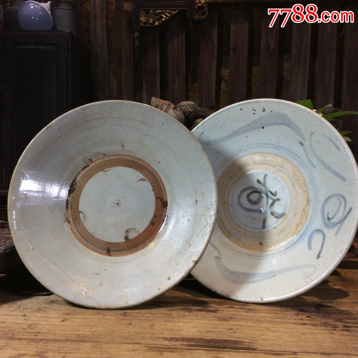 手工土盘子两个