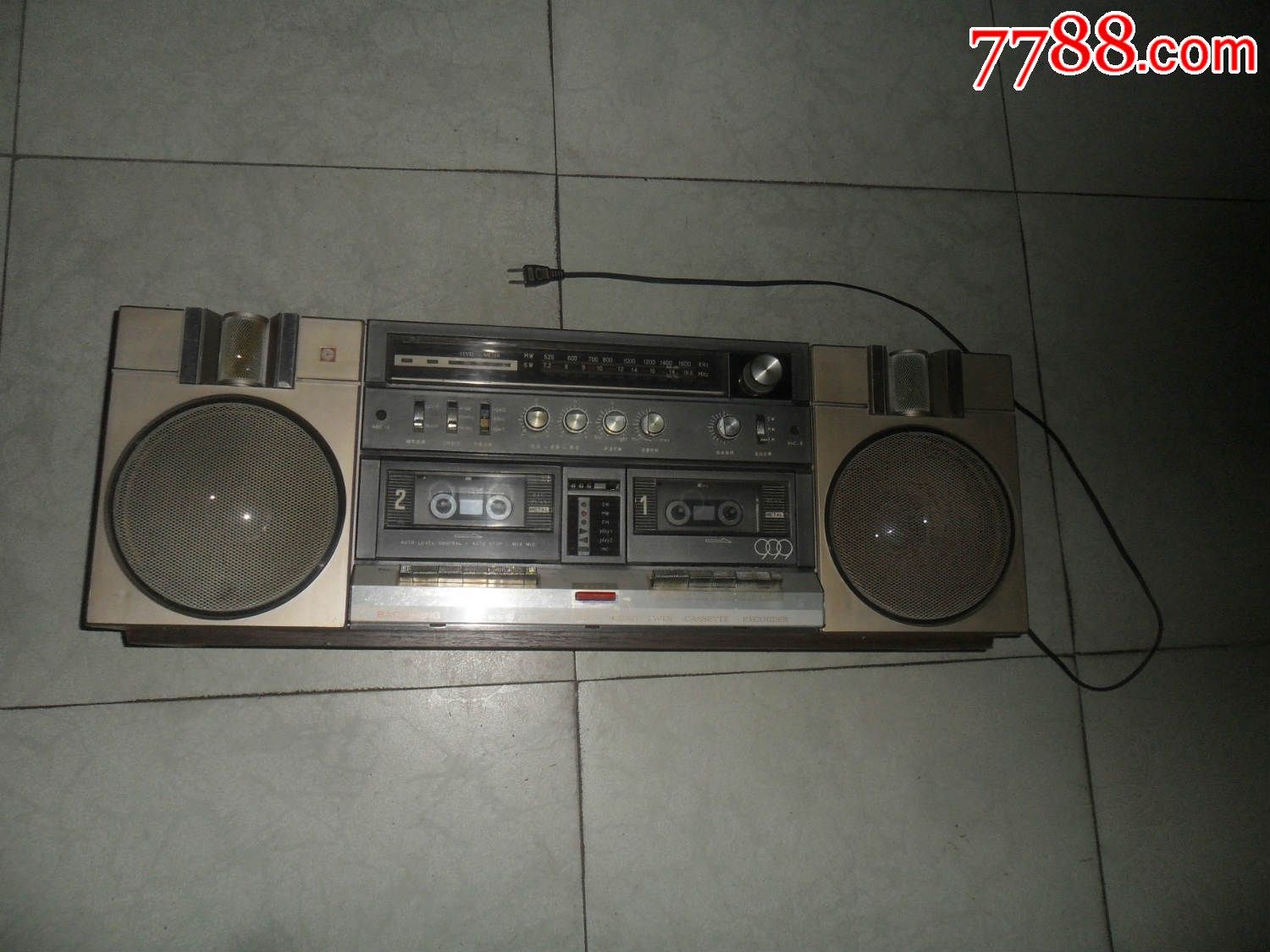 宝城牌bt—999型收录音机