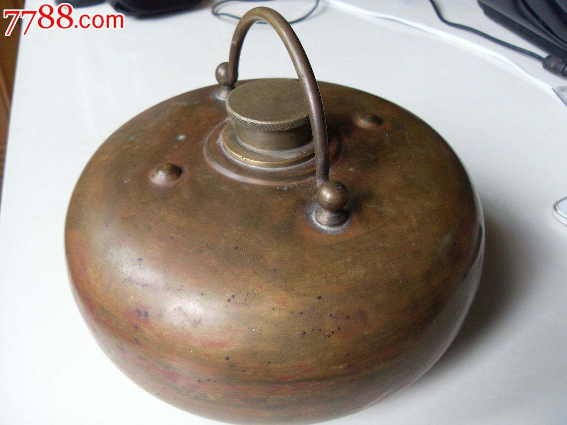经典的老铜汤婆子(暖水瓶)