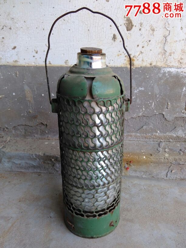 不错的绿搪瓷老暖水瓶