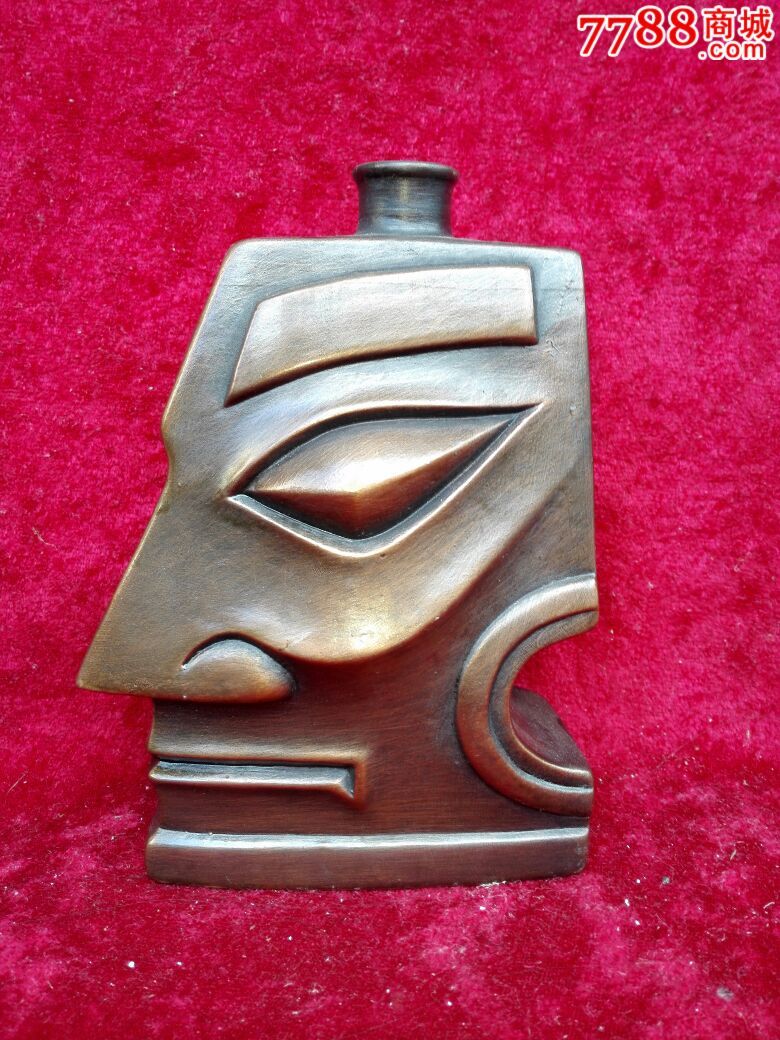 少见的镀铜三星堆酒瓶