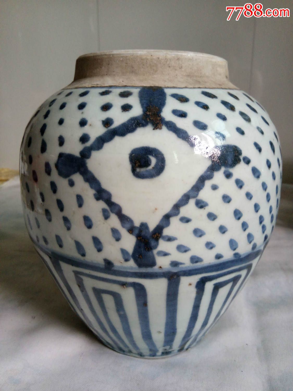 明代开眼青花罐