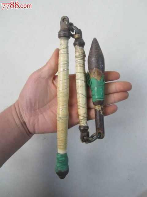 威猛凶悍的三节鞭.手感非常好