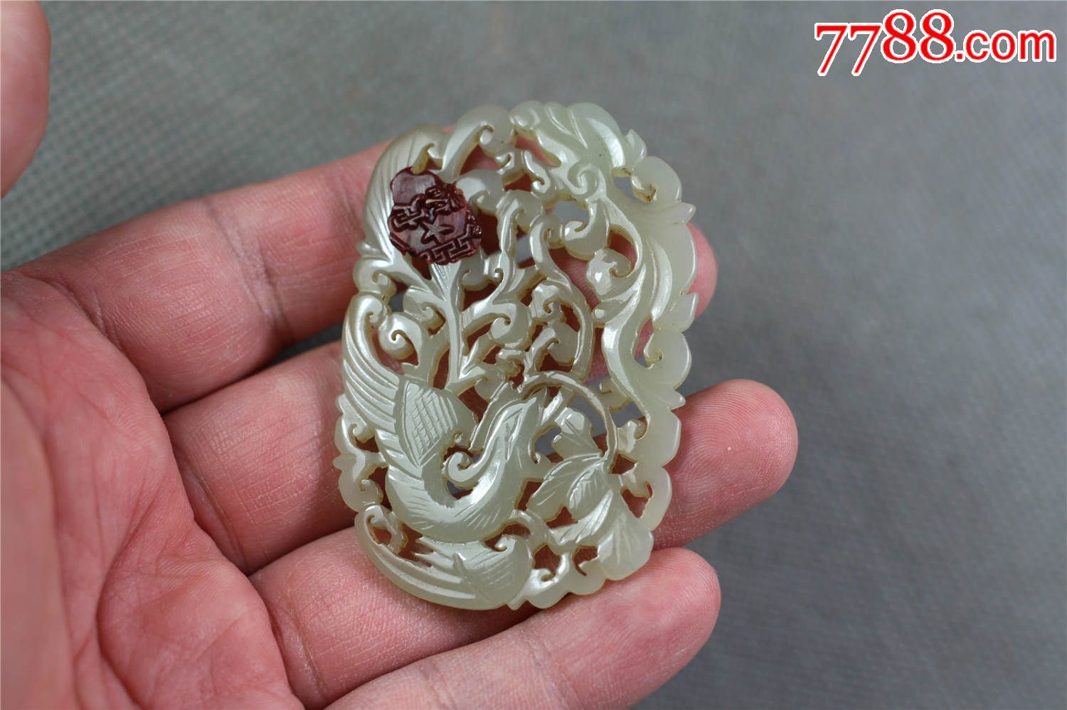 文物商店库存龙凤纹玉牌