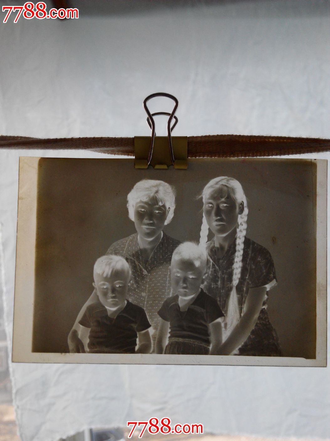 老照片底片:大辫子(4人)10cm