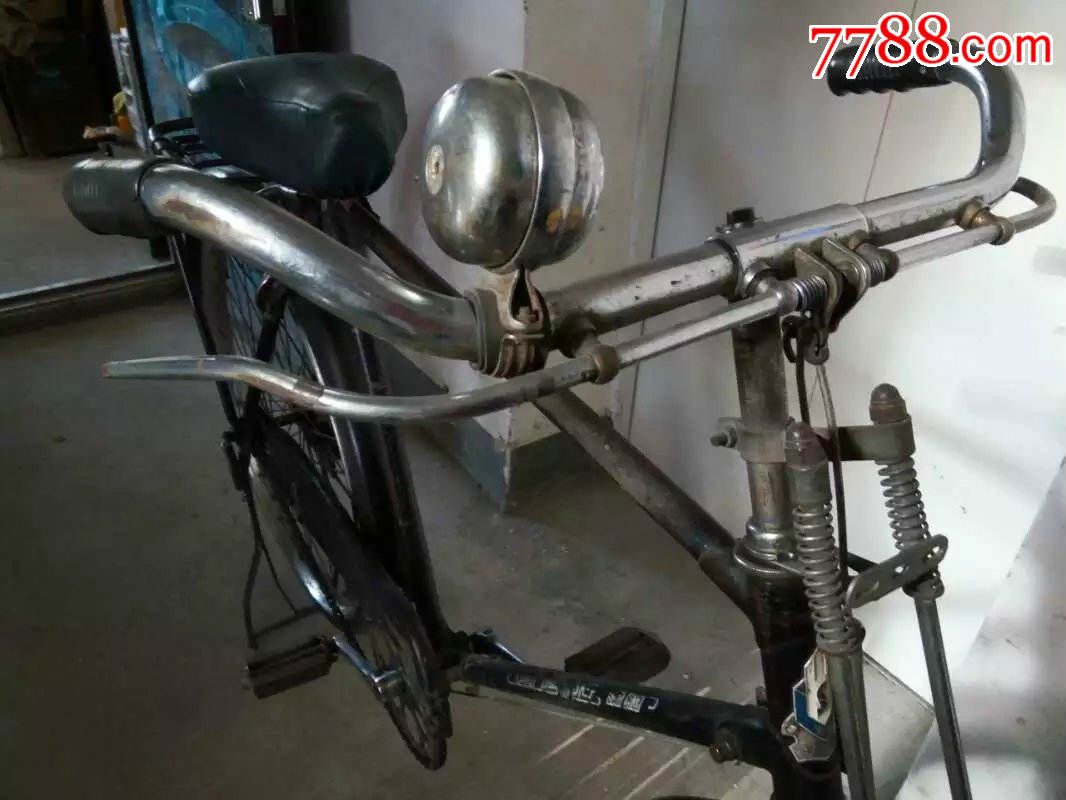 老沈阳白山牌二八自行车,老自行车收藏