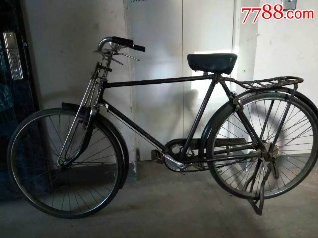老沈阳白山牌二八自行车,老自行车收藏